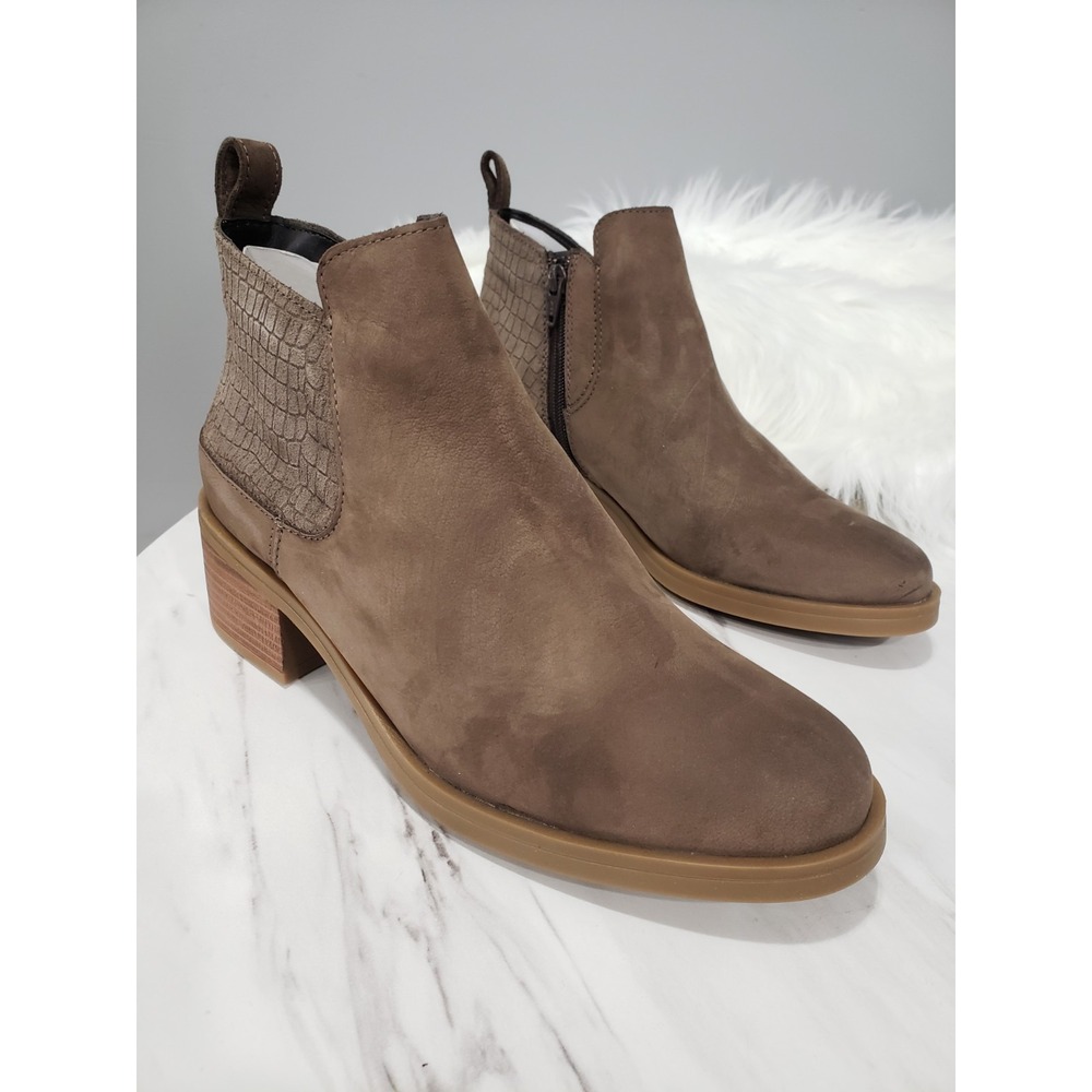 NEW NO BOX 8.5 Clarks Women Memi Zip Boots Taupe Nubuck boots booties block heel